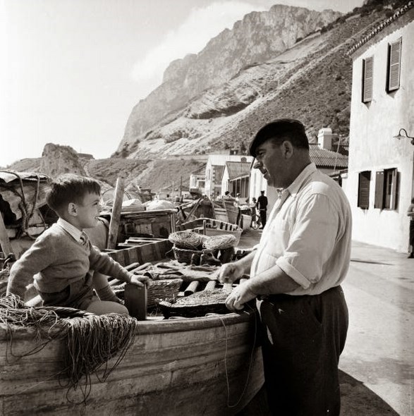 1954 - Bert Hardy - Catalan Bay.jpg